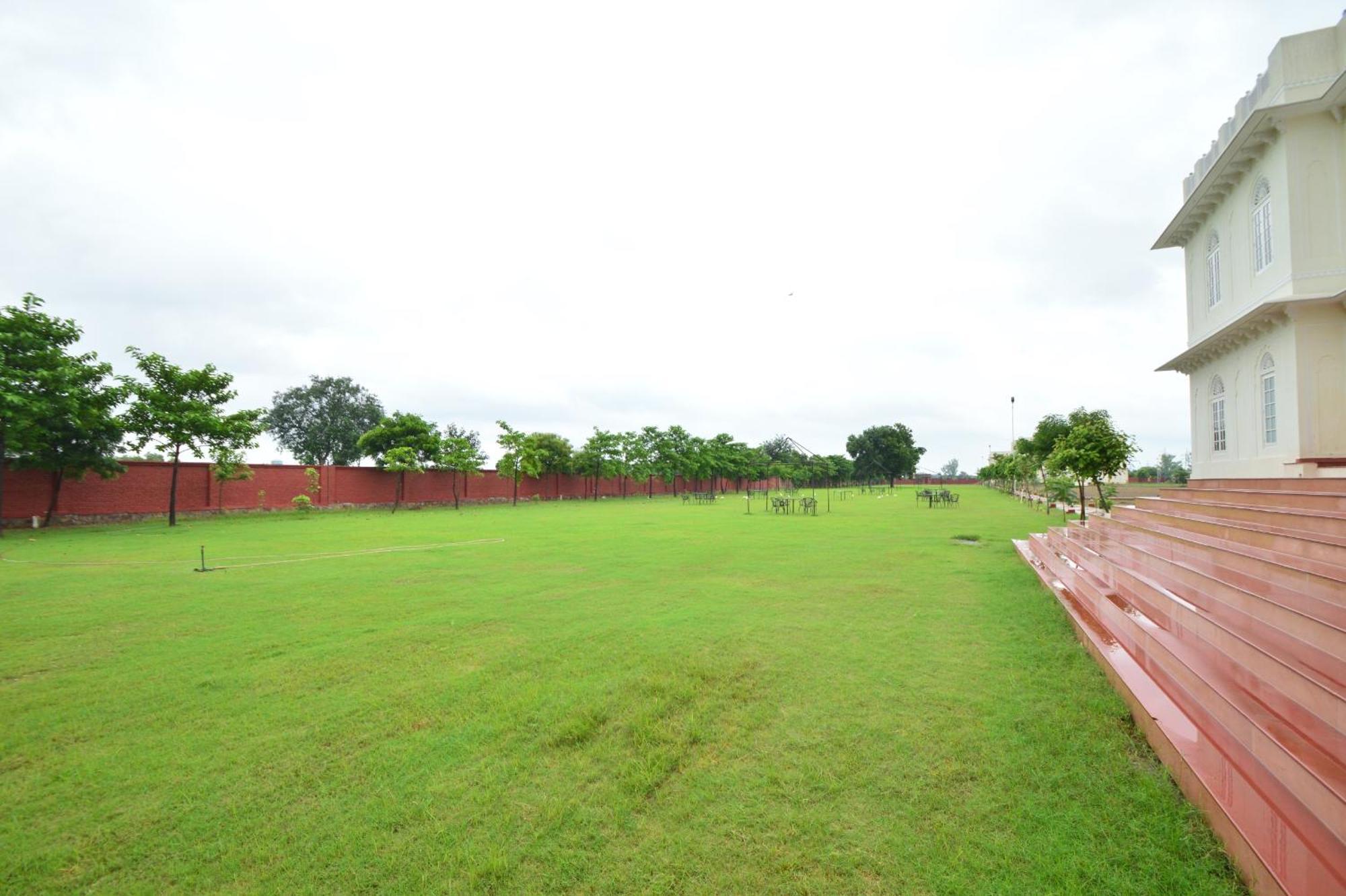 Aaram Baagh Agra Hotel Exterior photo