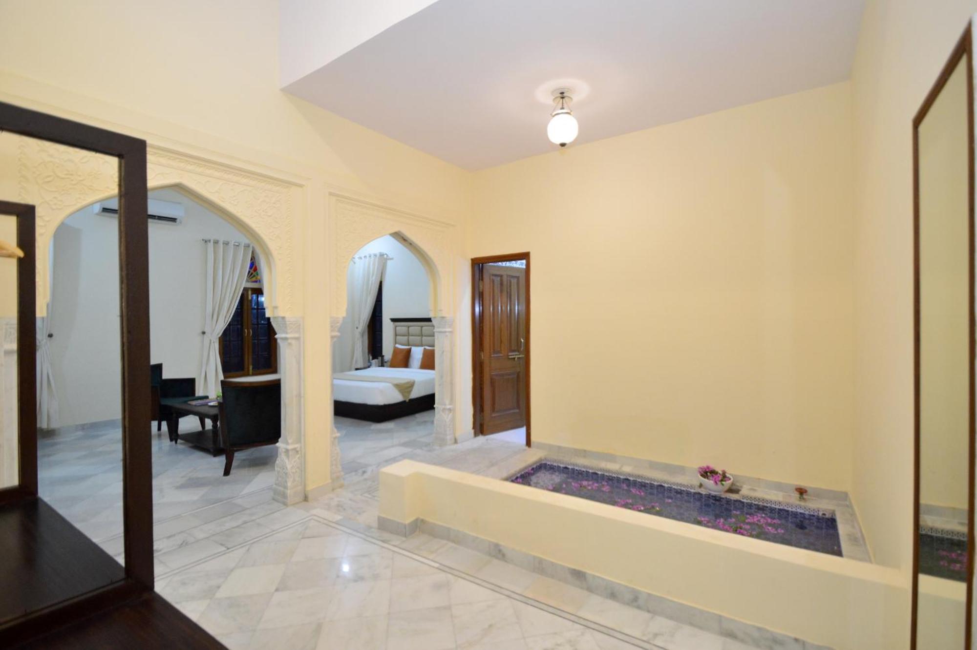 Aaram Baagh Agra Hotel Exterior photo
